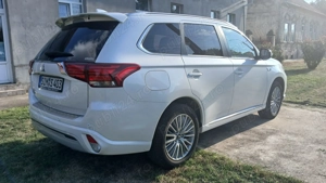 Mitsubishi Outlander Plug in hybrid 2021 - imagine 3