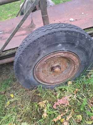 De vanzare remorca pe o axa si plug cu 3 trupite pentru u 650 - imagine 6