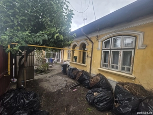 Casa de vanzare pe strada Văleni