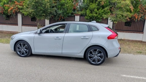 -VOLVO-V-40- Interior Piele-Crem-Motor 2.0-Diesel-190 cp-Model Deosebit-IMPECABIL-!!! - imagine 2