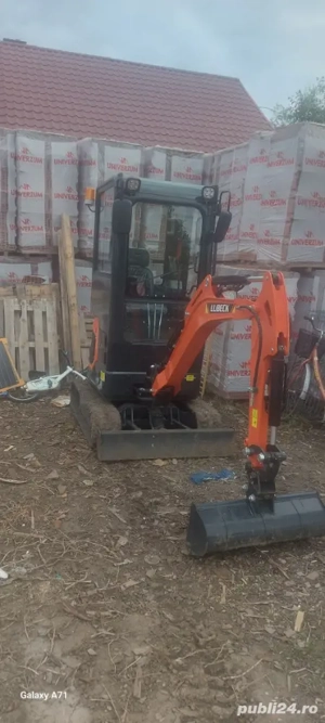 Închirez miniexcavator de 1.6 t