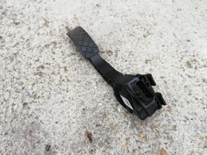 pedala acceleratie volkswagen up - imagine 2