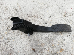 pedala acceleratie volkswagen up - imagine 4