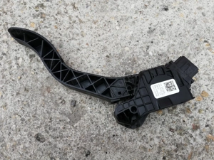 pedala acceleratie volkswagen up - imagine 6