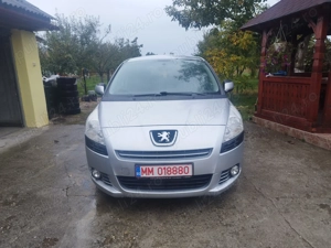 Peugeot 5008, motor 1,6 diesel, an 2010, cu 7 locuri