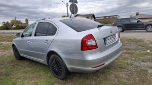 Vând Skoda anul 2010 - imagine 2