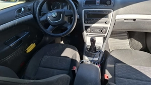 Vând Skoda anul 2010 - imagine 3