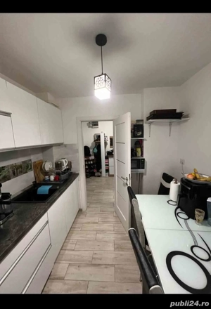 vand apartament 2 camere decomandat in Brazda 