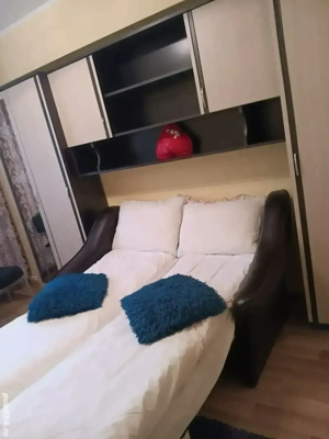 Închiriez camera de apartament.in str.Tudor Vladimirescu - imagine 2 Închiriez camera de apartament.in str.Tudor Vladimirescu - imagine 2