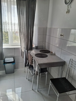 Vand apartament la Moldova Noua - imagine 2