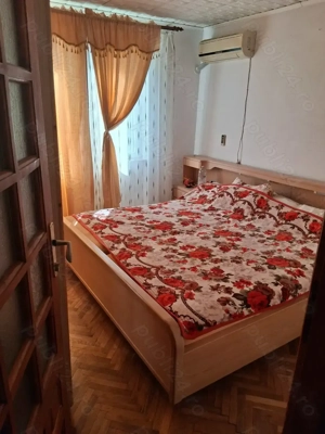 Vand apartament la Moldova Noua - imagine 4