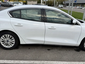 Ford Focus Sedan - imagine 3