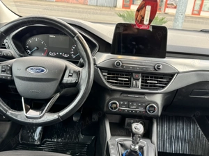 Ford Focus Sedan - imagine 4