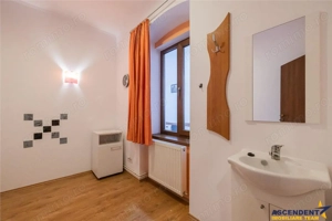 Casa pretabila: rezidential  comercial  servicii  Central, Fagaras - imagine 11