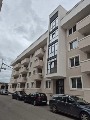 Persoana fizică vând apartament 
