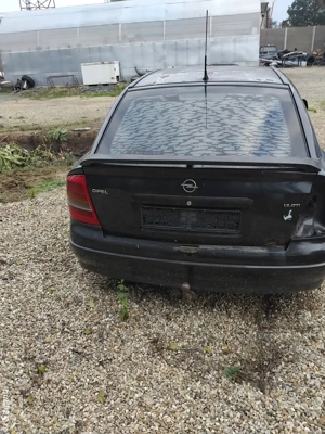 dezmembrez opel astra - imagine 2