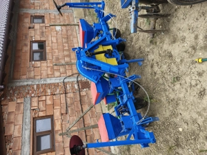 Spc4 și Plug două trupite