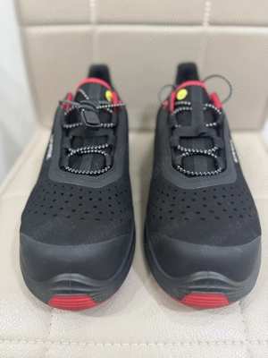 Încălțăminte de protectie Uvex 1 G2 esd s1 