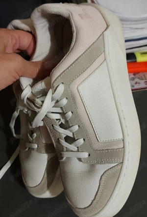 Pantofi sport din piele ecologica, culoare alb-roz, brand Levi's, marime 38 - imagine 2