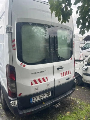 Ford Transit 2.2  - imagine 3 Ford Transit 2.2  - imagine 3