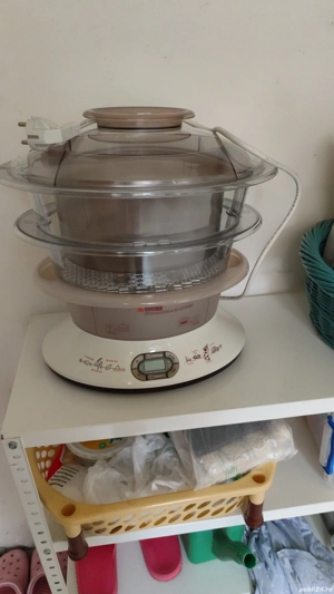 Vând aparat de gătit pe aburi.