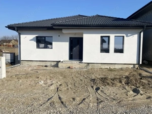 De vanzare casa semifinisata , 92mp, Martinesti