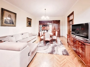 Casă cochetă în zona centrală cu potențial și funcționalitate excelentă - imagine 2