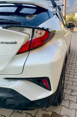 Toyota CHR 2017 hybrid 