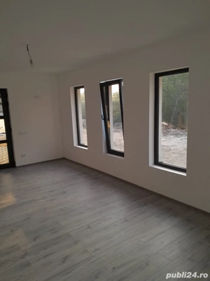    Casă nouă, modernă   finisaje de calitate, curte amenajată, zonă liniștită