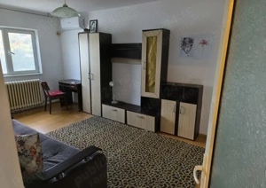 400 euro!Ap 2 cam decomandat in Podul de Fier