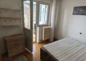 400 euro!Ap 2 cam decomandat in Podul de Fier - imagine 2