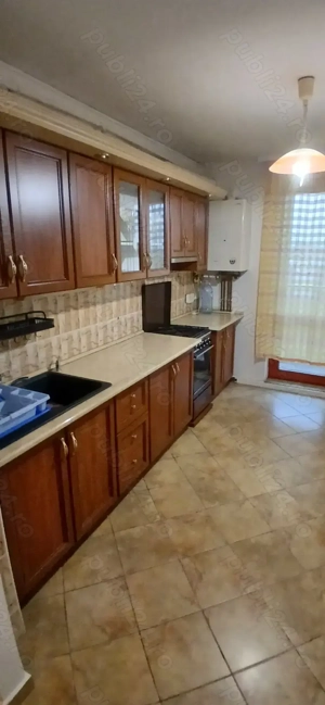 Apartament cu doua camere de inchiriat.
