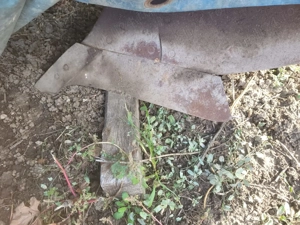 Vând plug pottinger 4 trupite