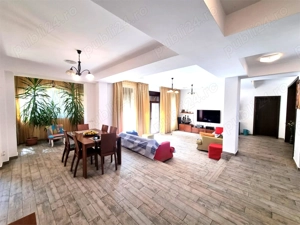 Citila langa Lacul cu Nuferi si Padure - imagine 7