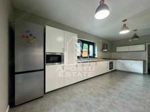 Vila cu 4 camere zona Lipovei