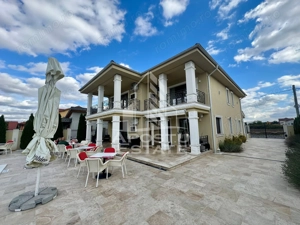 Vila de lux in Dumbravita - imagine 2