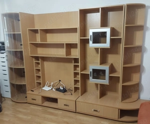 Biblioteca 3 m cu rafturi pentru living; Dulap cu polite si vitrina