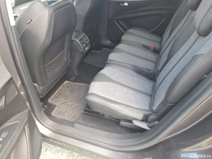Peugeot 5008 cu 7 locuri din 2021 motor 1500 120 cp - imagine 6