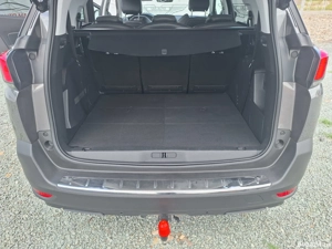 Peugeot 5008 cu 7 locuri din 2021 motor 1500 120 cp - imagine 10