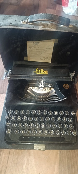 Mașina de scris Naumann Erika 