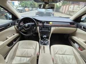 Skoda Superb combi break 2.0 TSI - 2011 - imagine 2