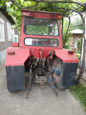 Tractor U445 stare perfecta de functionare cu utilaje, plug, freza poloneza, remorca si piese schimb - imagine 2