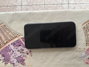 Vând iPhone 11 