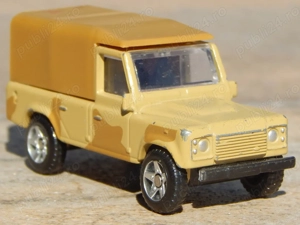 Macheta Land Rover 110 Defender Corgi Toys sc 1:72 uzata