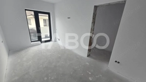 Casa de vanzare 380mp teren liber 4 camere 2 parcari Selimbar - imagine 16