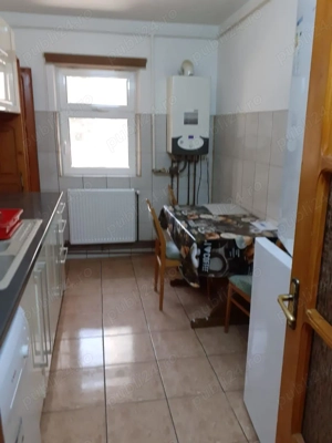 inchiriez apartament  4 camere , etaj 1, zona Viitorului US
