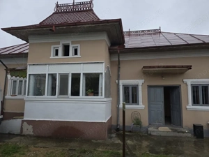 Casă cu Teren intravilan 1500 mp, Centrală termică, Poiana Lacului - 60.000 €