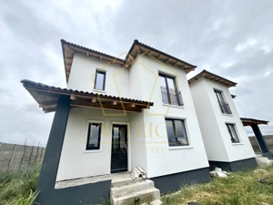 Duplex cu 4 camere | Despărțit prin camera tehnica | Mosnita Noua