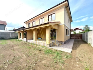 Duplex SPATIOS cu 4 camere si bucatarie închisă | Mosnita Noua