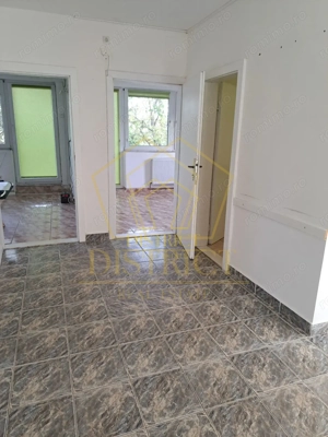 Spatiu comercial util compartimentat I Lipovei